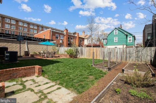 206 S St, Washington DC  20002-1571 exterior