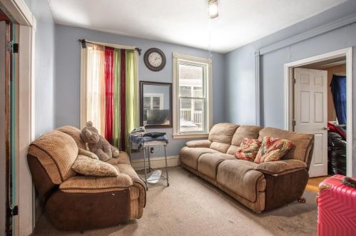 44 Uxbridge St, Worcester MA 01605-2502 exterior