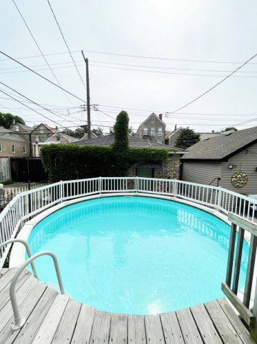 3355 May St, Chicago IL 60608-6413 exterior