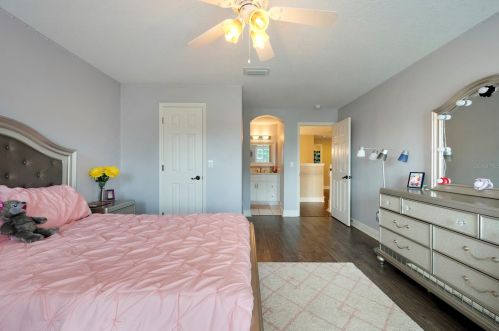 9624 Park Village Dr, Tampa FL  33626-5135 exterior