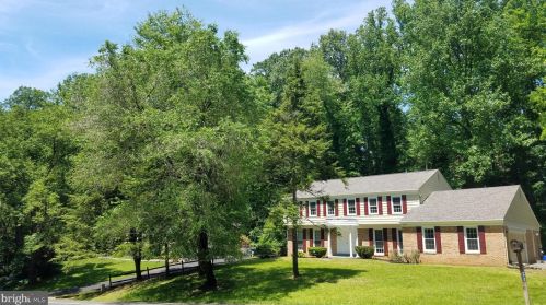 8611 Bells Mill Rd, Rockville MD  20854-4279 exterior