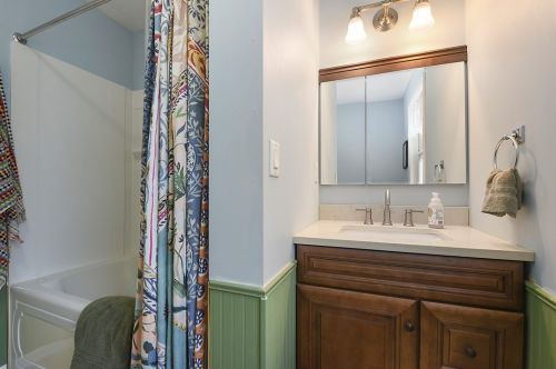 1611 Hillsdale Ave, Pittsburgh PA 15216-1822 exterior