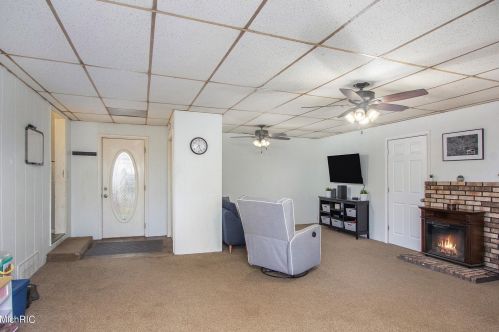 2171 Dangl Rd, Meskegon MI 49444-8748 exterior