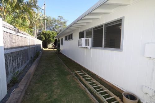 435 Kaumakani St, Honolulu HI 96825-2208 exterior