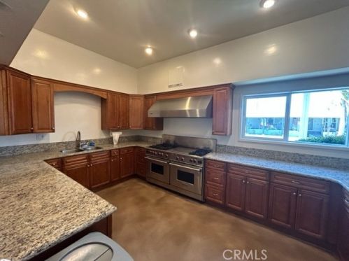 84 Seville, Tustin CA 92780-5958 exterior