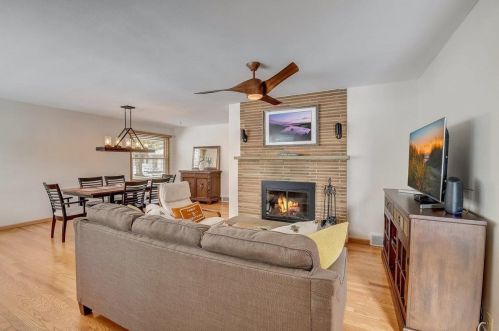 4510 Odana Rd, Madison WI  53711-1445 exterior