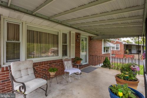 243 Meetinghouse Rd, Chester, PA 19014-3353