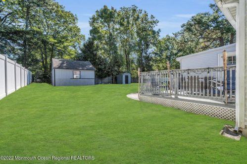 365 Western Blvd, Berkeley Township NJ  08721-2855 exterior