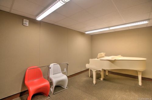 1200 Queen Emma St, Honolulu HI  96813-6300 exterior