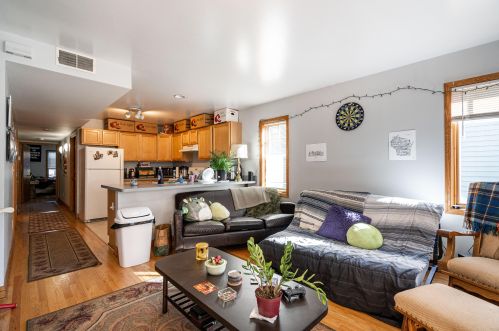 2910 Newhall St, Milwaukee WI 53211-3223 exterior