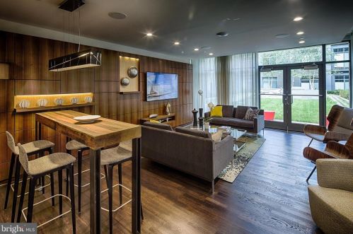 525 Water St, Washington DC  20024 exterior