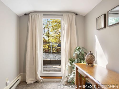 7128 116th Ave, Fennville MI  49408-9728 exterior