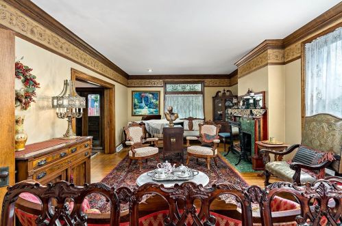 654 Bower Hill Rd, Pittsburgh PA 15243-2040 exterior