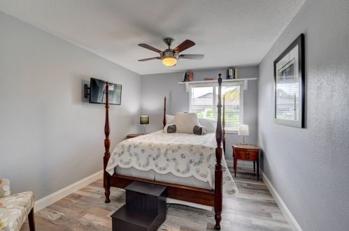 1499 17 St, Boca Raton FL 33486-6504 exterior