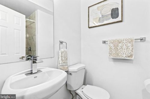 610 Roxboro Pl, Washington DC  20011-1254 exterior