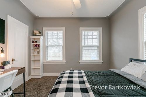 1177 Cornell Rd, Meskegon MI 49441-3833 exterior