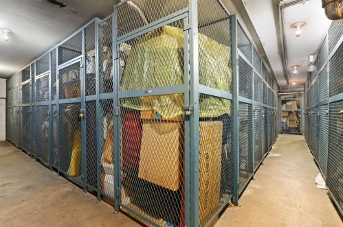 5855 Sheridan Rd, Chicago IL  60660-3816 exterior