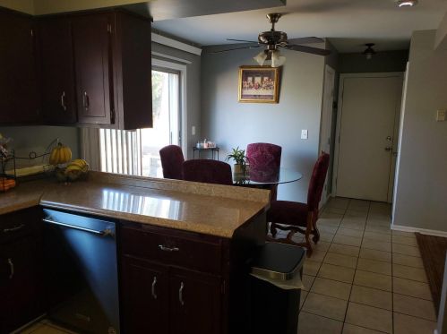 2055 Chestnut St, Waukegan IL 60085-3806 exterior