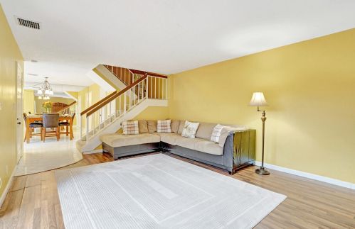 542 27 Way, Boynton Beach FL 33435-7916 exterior