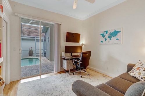 1115 Jardin Dr, Naples FL 34104-6616 exterior