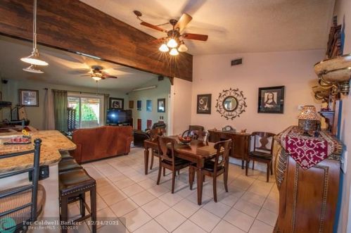 5723 Northpointe Ln, Boynton Beach FL 33437-2005 exterior