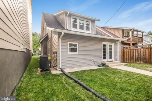 2911 17th St, Washington DC  20018-1825 exterior