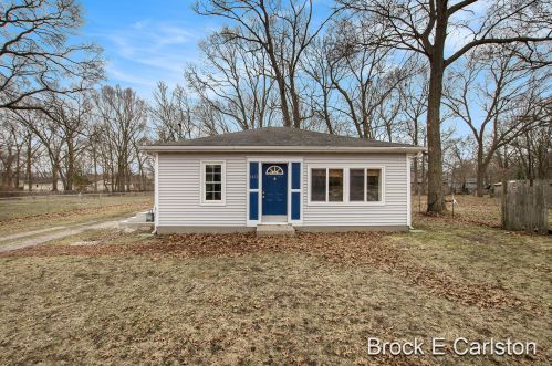 1451 Canterbury Ave, Meskegon, MI 49444-3237