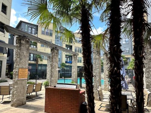 400 17th St, Atlanta GA 30363-1045 exterior