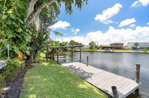 2547 11 Ct, Boynton Beach FL 33426-7812 exterior