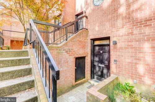 1670 Oak St, Washington DC  20010-1818 exterior