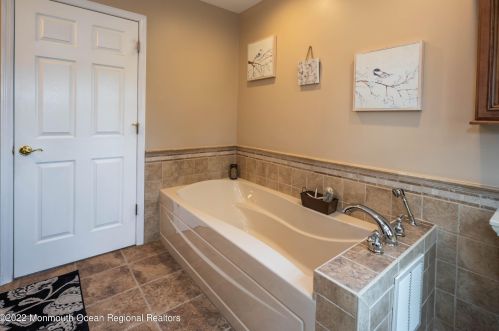 25 Princess Anne Dr, East Freehold NJ 07728-3066 exterior