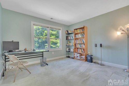 48 Farmhaven Ave, Edison NJ 08820-3220 exterior