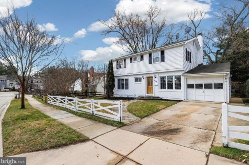 815 Jefferson St, Rockville, MD 20852-1134