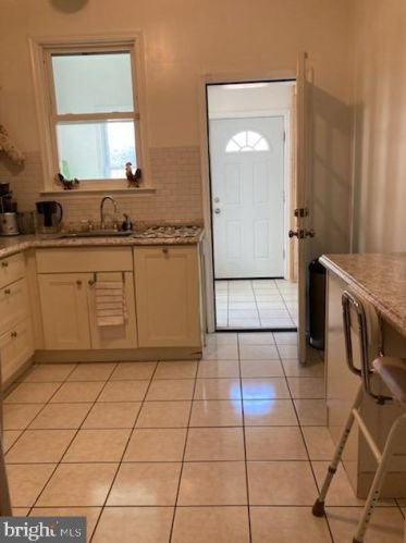 2114 4 St, Washington DC 20003-1101 exterior