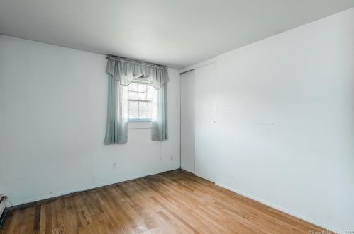 93 Sheridan Rd, Enfield CT 06082-4127 exterior