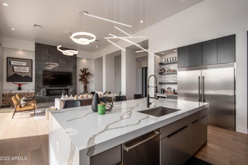 13218 17th Pl, Phoenix AZ  85022-5069 exterior