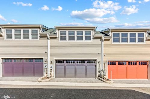 725 Custis Ave, Alexandria VA 22301-1422 exterior