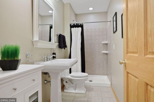 4133 Countryview Dr, Saint Paul MN 55123-3948 exterior