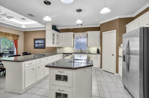 11 Greenview St, Montgomery TX 77356-8456 exterior