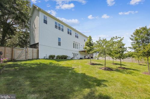 6031 Florence Ln, Alexandria VA 22310-2209 exterior