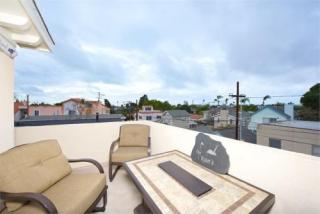 940 E Ave, San Diego, CA 92118-2591