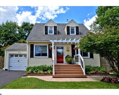 807 Oak St, Limerick PA  19468-1521 exterior