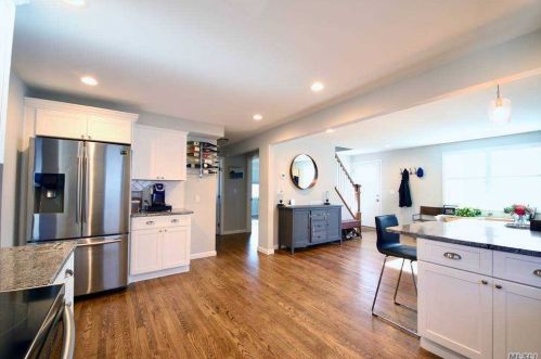 19 Livingston St, Huntington Station NY 11746-4026 exterior