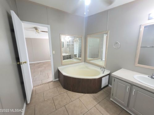 781 Lightstar Cir, Tucson AZ 85756-7250 exterior