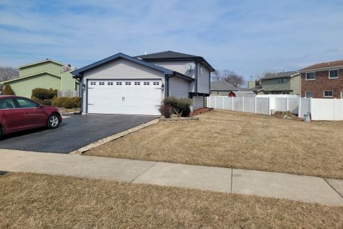 6100 Allemong Dr, Matteson, IL 60443-1060