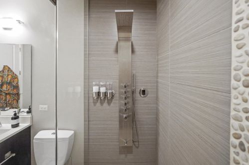 2026 Superior St, Chicago IL 60612-1313 exterior