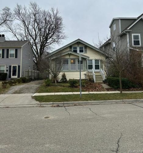 1424 Smith Ave, Bham MI  48009-4703 exterior