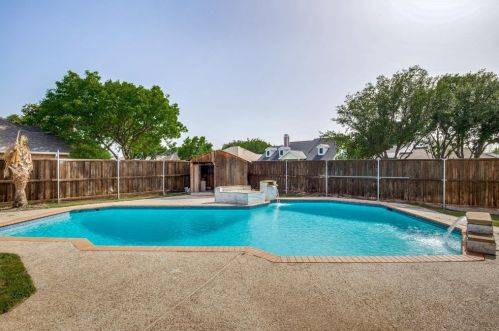 5821 Poole Dr, Frisco TX 75056-4467 exterior