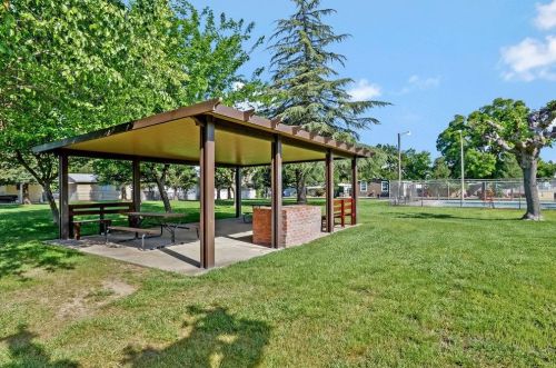 2116 Festival Ln, Modesto CA 95350-0204 exterior