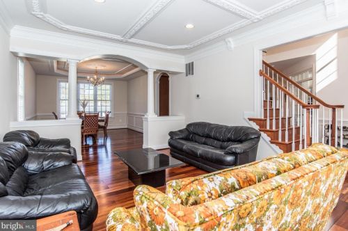 8106 Ashton St, Alexandria VA 22309-1345 exterior